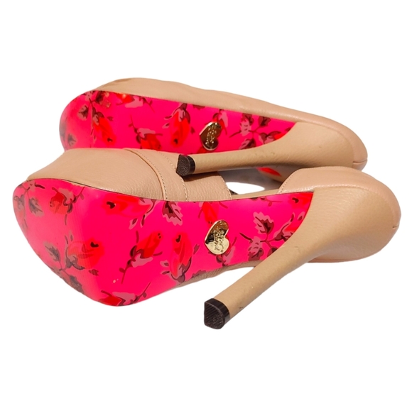 Betsey Johnson Carrla Leather Nude Ruffle Stiletto High Heels Women's Size 8.5 - Picture 11 of 13